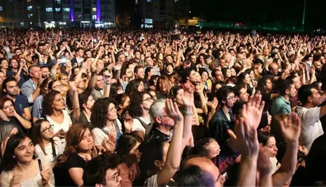 İşte normalleşmenin en dikkat çeken detayı! Konser ve festivaller geri dönüyor