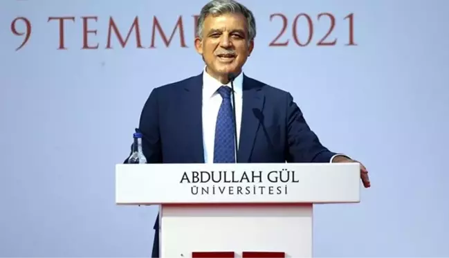 Adını taşıyan üniversitede konuşan Abdullah Gül'den gençlere tavsiye: Aklınızı kiraya vermeyin