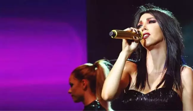 Hande Yener 