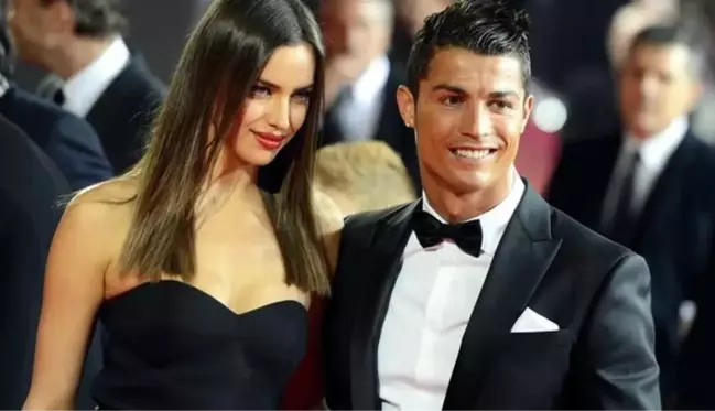 Cristiano Ronaldo'nun eski güzel aşkı Irina Shayk'ın ayna karşısından yaptığı paylaşım nefes kesti