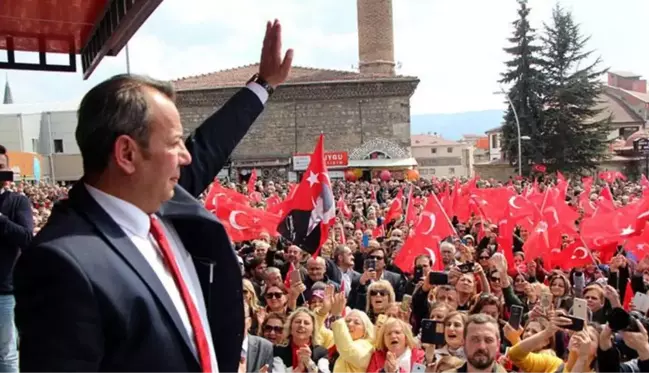 CHP'de mülteci çatlağı! Mehmet Bekaroğlu, partinin ilkelerini hatırlatarak, Tanju Özcan'a yüklendi