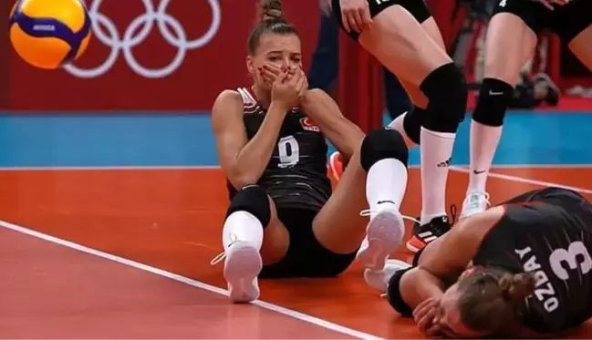 Kadın Voleybol Takımımız korkuttu! Cansu ve Meliha'nın çarpıştığı anda yürekler ağza geldi