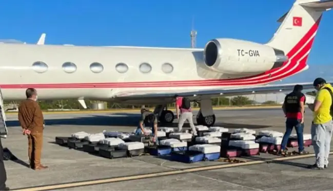 Brezilya polisi Türk uçağında yüzlerce kilo uyuşturucu ele geçirdi! Pilotlar ve hostes gözaltında