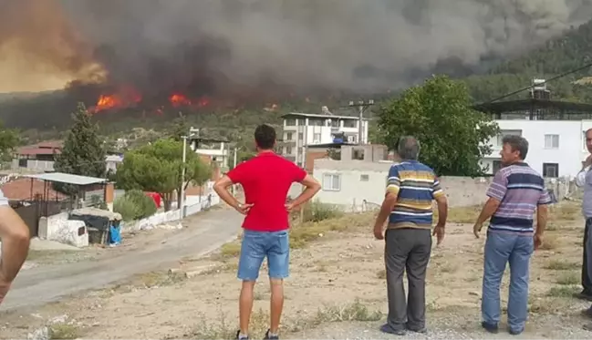 Muğla'dan Aydın'a sıçrayan yangın Çine'yi kül ediyor! 6 mahalle boşaltıldı, alevlere müdahale sürüyor