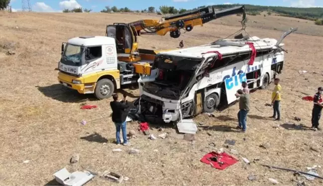 Balıkesir'deki otobüs kazasında emniyet kemerini takan yolcuya hiçbir şey olmadı