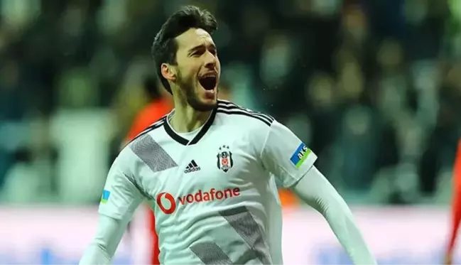 Umut Nayir yayınladığı mesajla Beşiktaş'a veda etti: Üzerimde emeği olan herkese teşekkür ederim