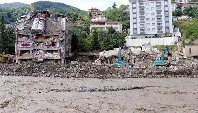 Meteoroloji'den Trabzon, Giresun, Rize ve Artvin için sel uyarısı