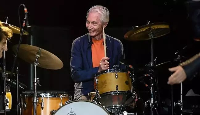 Rolling Stones'un davulcusu Charlie Watts 80 yaşında hayatını kaybetti