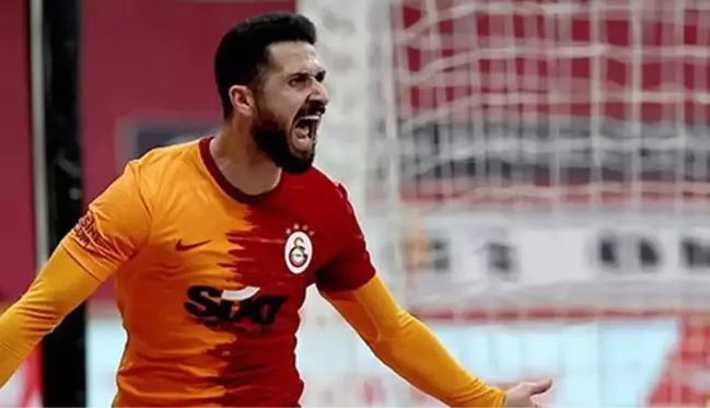 Yeni sözleşme uzatılmasına rağmen gözden çıkartılan Emre Akbaba, Alanyaspor'a dönüyor