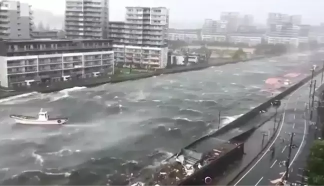 Japonya'da Chanthu Tayfunu alarmı! Yetkililer, halka sağlam binalara sığınmaları çağrısında bulundu