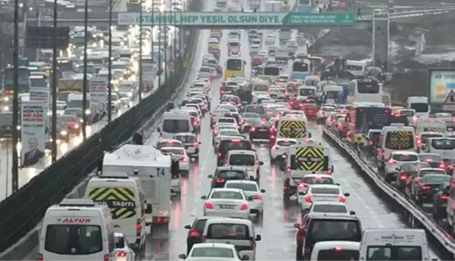 İstanbul'da trafik yoğunluğu yüzde 74'e ulaştı