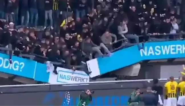 Hollanda'da büyük facia! Galibiyeti kutlarken tribün çöktü