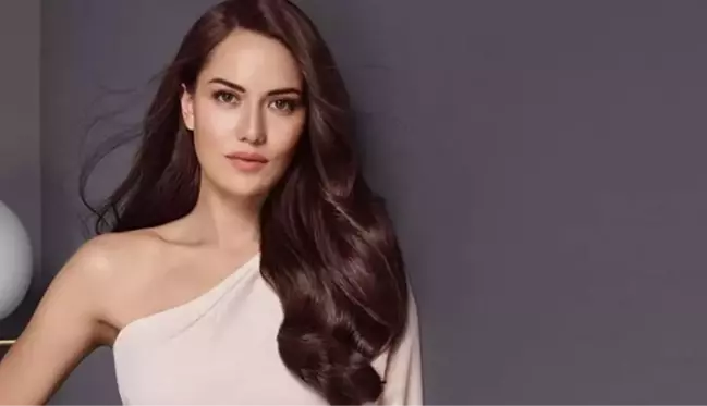 Fahriye Evcen kıyafetiyle göz doldurdu! Son paylaşımıyla adeta büyüledi