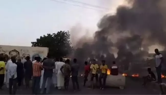 Darbe girişiminin olduğu Sudan'dan ilk görüntüler! Ortalık cehenneme döndü