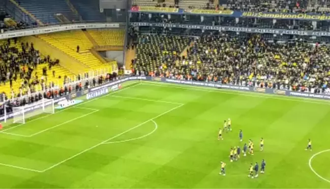 Kadıköy'de futbolcular da taraftara rest çekti! İşte Ali Koç'un 