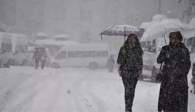 Meteoroloji'den 5 bölgeye uyarı! Onlarca ile sağanak ve kar yağışı bekleniyor