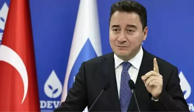 Ali Babacan, Cumhurbaşkanı Erdoğan'a yüklendi: Enflasyon hukukla, adaletle düşer