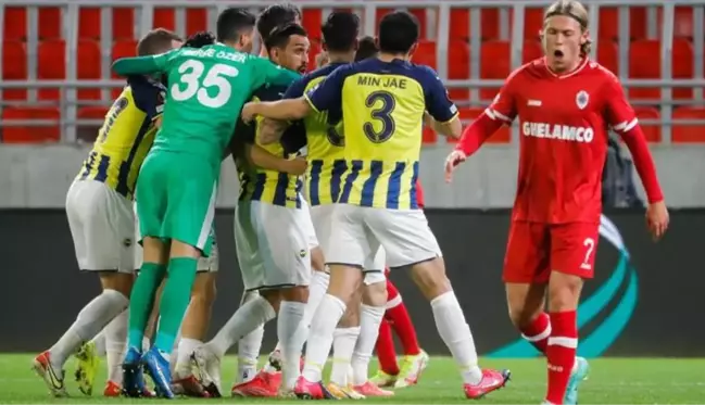 Kanarya kendine geldi! Fenerbahçe, Royal Antwerp'i 3-0 mağlup ederek Avrupa Ligi'ndeki ilk galibiyetini aldı