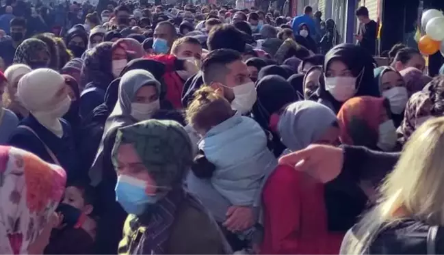 Açılışa özel indirim izdihama neden oldu! İş çığırından çıkınca mağaza satışları durduruldu