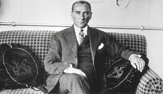 Ulu Önder Mustafa Kemal Atatürk'ü aramızdan ayrılışının 83. yıl dönümünde sevgi, saygı ve minnetle anıyoruz