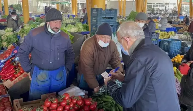 Pazar alışverişi yapan Kılıçdaroğlu, esnaftan en çok duyduğu cümlenin 