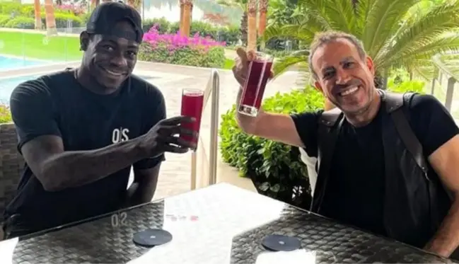 Balotelli gönülleri fethetti! Yıldız futbolcunun bağışını Haluk Levent bu fotoğrafla açıkladı