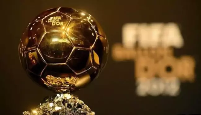 Yılın en iyi futbolcusuna verilen Ballon d'Or ödülünün sahibi 7. kez Lionel Messi oldu