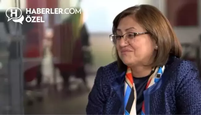 Fatma Şahin, sorulan soruyu yanıtlarken duygu dolu anlar yaşadı: Bazen gönlümü çok kırıyorlar