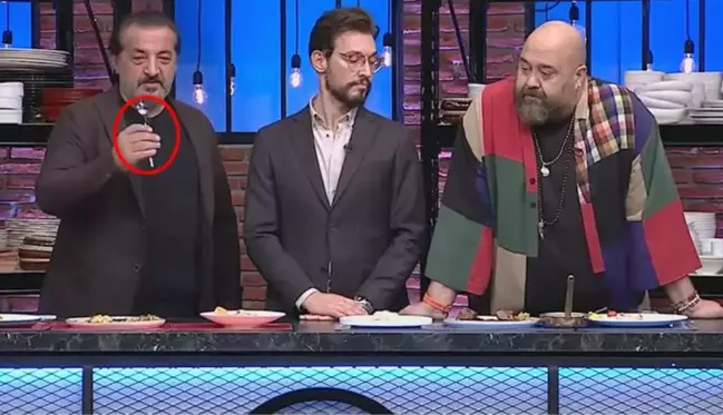 MasterChef'te Mehmet Yalçınkaya'dan bir ilk! Tatlısını beğendiği yarışmacı için kaşık attı