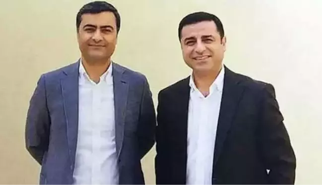 5 yıl sonra dışarıda ilk fotoğraf! Selahattin Demirtaş'ın koğuş arkadaşı HDP'li eski vekil Abdullah Zeydan tahliye edildi