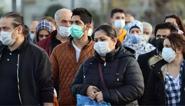 Son Dakika: Türkiye'de 12 Ocak günü koronavirüs nedeniyle 145 kişi vefat etti, 77 bin 722 yeni vaka tespit edildi