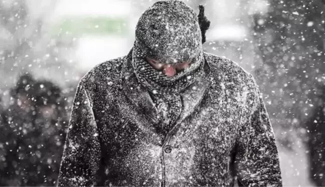 Meteoroloji'nin uyarıları sonrası İstanbul'da kar alarmı! Acil toplantı yapıldı, THY sefer iptallerine başladı