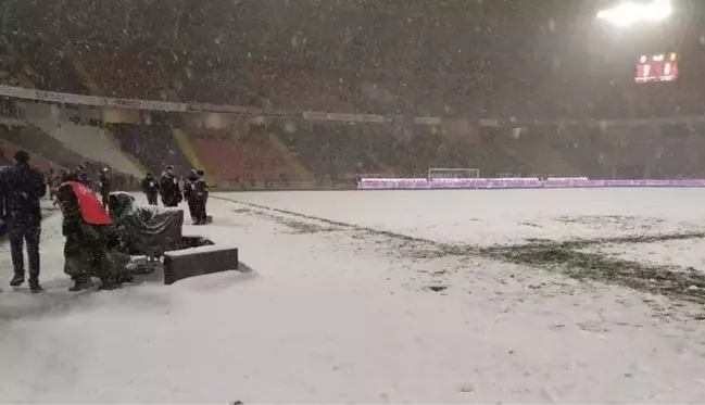 Antalyaspor, Başakşehir maçının ertelenmesi için TFF'ye başvurdu: İstanbul'a gelemiyoruz