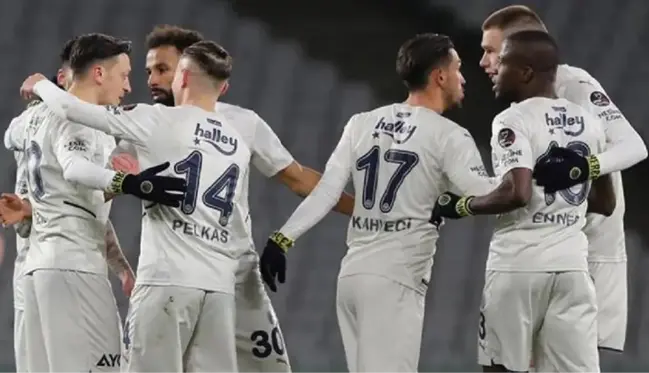 Fenerbahçe'de yıldızlar bavulunu topladı! İşte takımdan ayrılacak 10 futbolcu