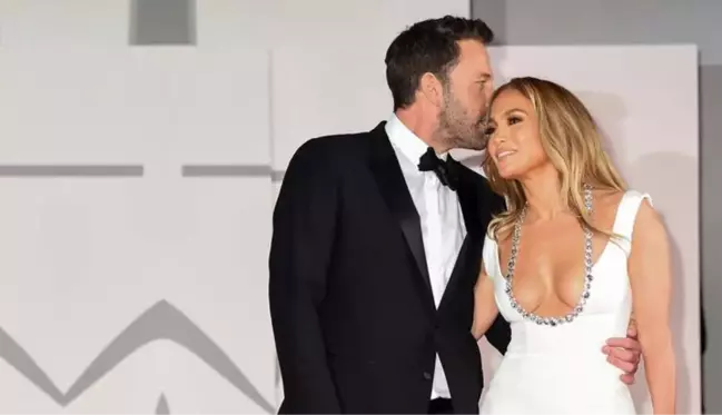 18 yıl sonra yeniden barışan Ben Affleck ve Jennifer Lopez yeniden nişanlandı