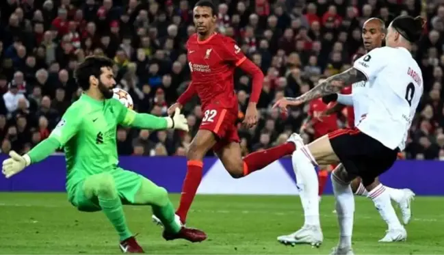 Şampiyonlar Ligi'nde nefes kesen gece! Liverpool ve Manchester City yarı final biletini aldı