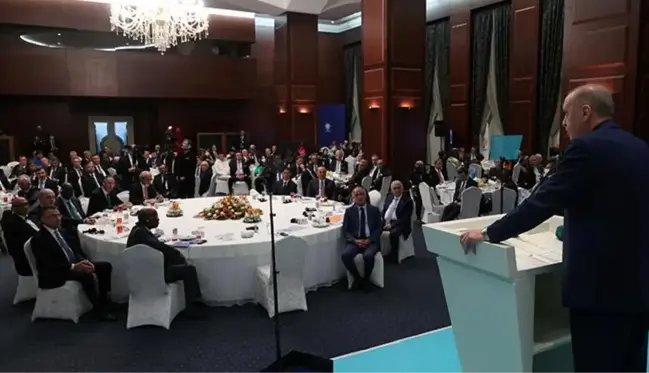 AK Parti'nin geleneksel iftar programına Ukrayna ve Rusya büyükelçileri de katıldı