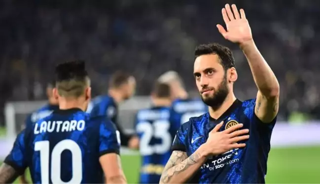 Inter, kendi eliyle şampiyonluğu bırakıyor! Hakan Çalhanoğlu hayatı boyunca bu yenilgiyi unutamayacak