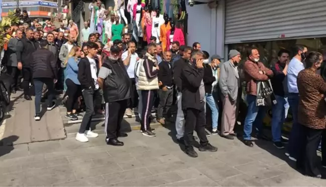 Fiyatı duyan koştu! İstanbul'un göbeğinde metrelerce ucuz baklava kuyruğu