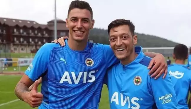 Yıldız futbolcu, Fenerbahçe'ye veda etti! Takım arkadaşları paylaşımına yorum yağdırdı