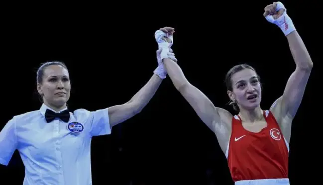 İspanyol rakibine ringi dar etti! Buse Naz Çakıroğlu, Dünya Kadınlar Boks Şampiyonası'nda finalde