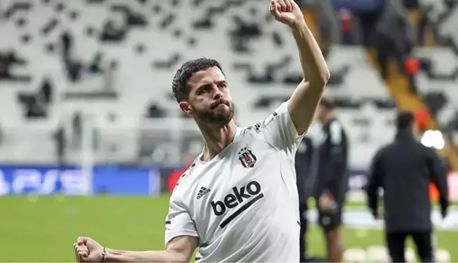 Erken elveda! Pjanic sosyal medyadan Beşiktaş'a veda etti