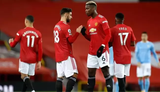 Yıllardır bekleniyordu sonunda oldu! Manchester United, yıldız futbolcuyla yolları resmen ayırdı