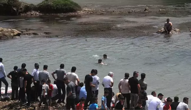 Serinlemek için girdiği Dicle Nehri'nde su yükselince kaybolmuştu, kahreden haber geldi