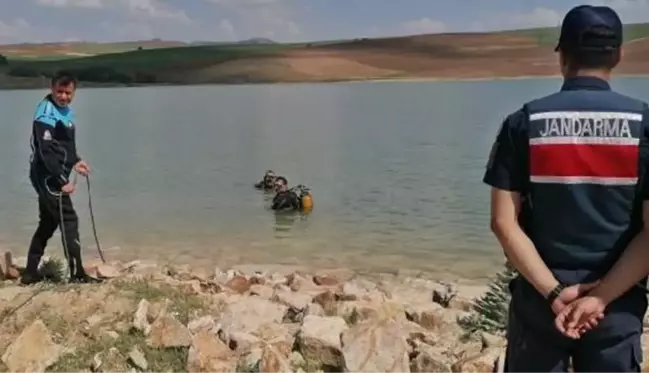 Baraj gölüne giren 3 gençten 2'sinin cansız bedeni el ele tutuşmuş halde bulundu