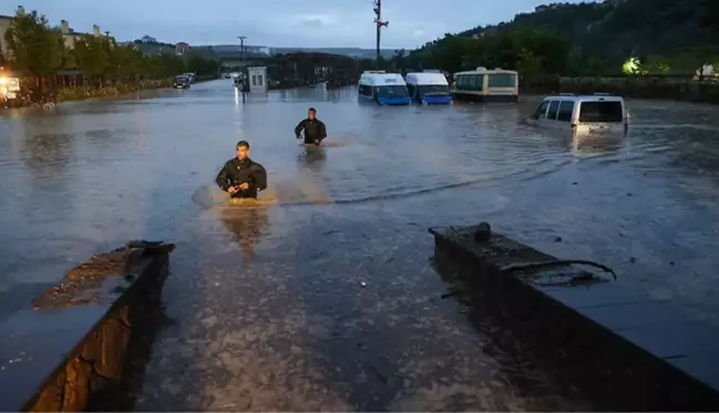 Ankara'daki sel felaketinde bilanço ağırlaşıyor: 3 ölü, 1 kayıp