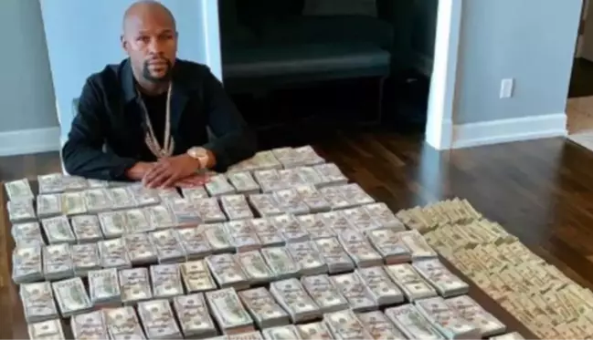 Bu para dudak uçuklatır! Floyd Mayweather'ın aylık gelirine kimse inanamadı