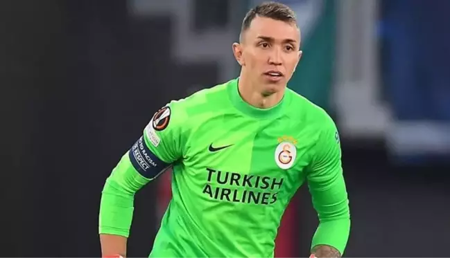 Galatasaray taraftarını üzecek haber! Fernando Muslera'ya Fransa Ligi'nden talip