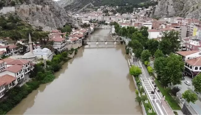 Amasya'da su 1 ay ücretsiz! İstanbullu sucular kamyonla gidip su almak istiyor