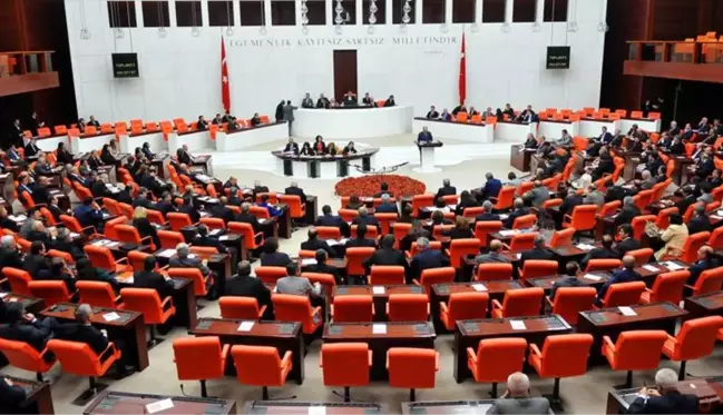 Son Dakika: Ek gösterge ve öğrenci affına ilişkin teklif, TBMM Plan ve Bütçe Komisyonu'nda kabul edildi